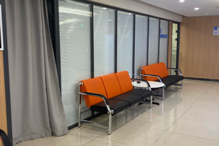 第四步：从江苏路站步行至上海普瑞眼科医院